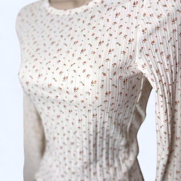 Fairycore Y2K Ribbed Knit Long Sleeve Fitted Top with Delicate Floral Pattern - Picture 3 of 5